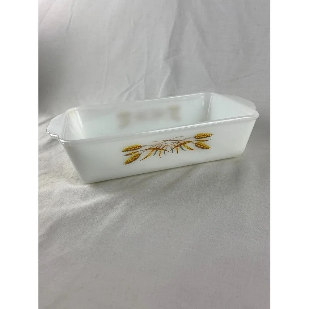Vintage Fire King Harvest Wheat 1 QT Baking Dish Oven made in usa milk glass 409